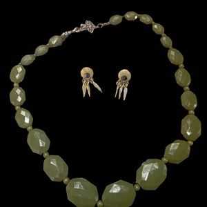 Vintage beaded necklace and earrings 76
